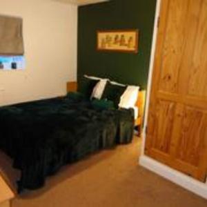 Lovely Rooms In A Quiet Place Of Γουόκινγκ Εξωτερικό φωτογραφία